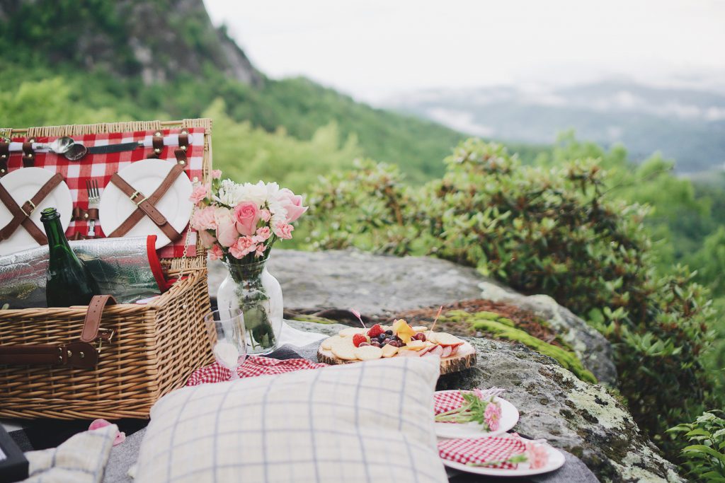 Picknick am Berg genießen! Bild: @Elisall via Twenty20